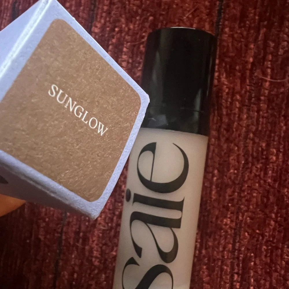 Saie Glowy Super Gel Lightweight Dewy Multipurpose Illuminator: Sunglow